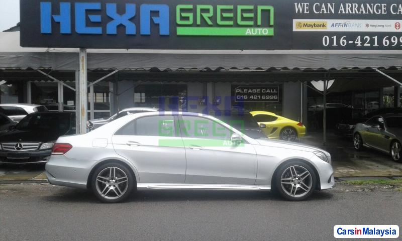 Mercedes Benz E250 CGI Automatic 2013 - image 3