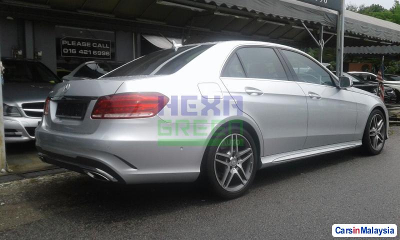 Mercedes Benz E250 CGI Automatic 2013 - image 4