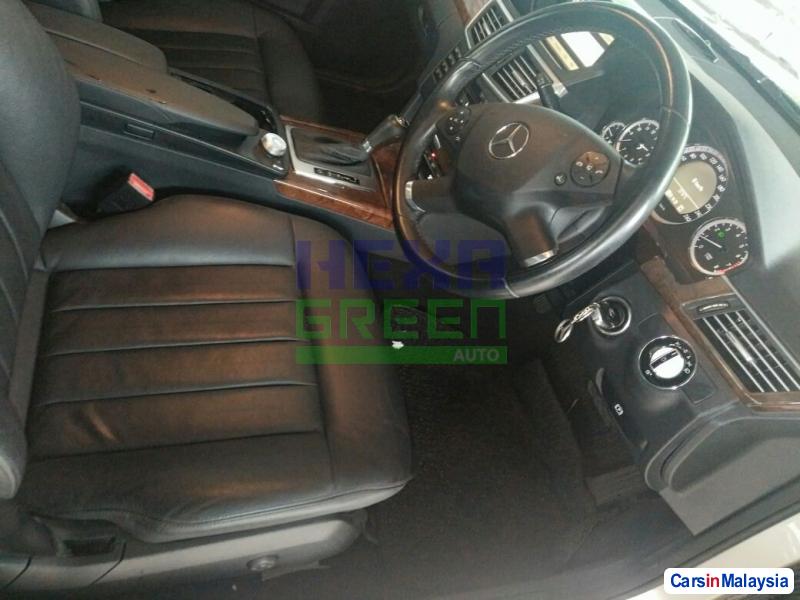 Mercedes Benz E200 CGI Automatic 2010 - image 5