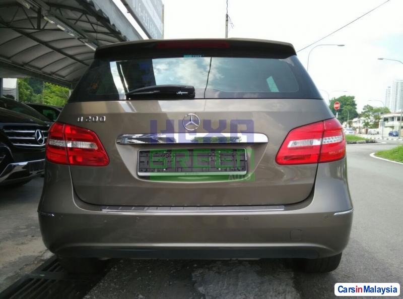 Mercedes Benz B200 Automatic 2013 - image 5