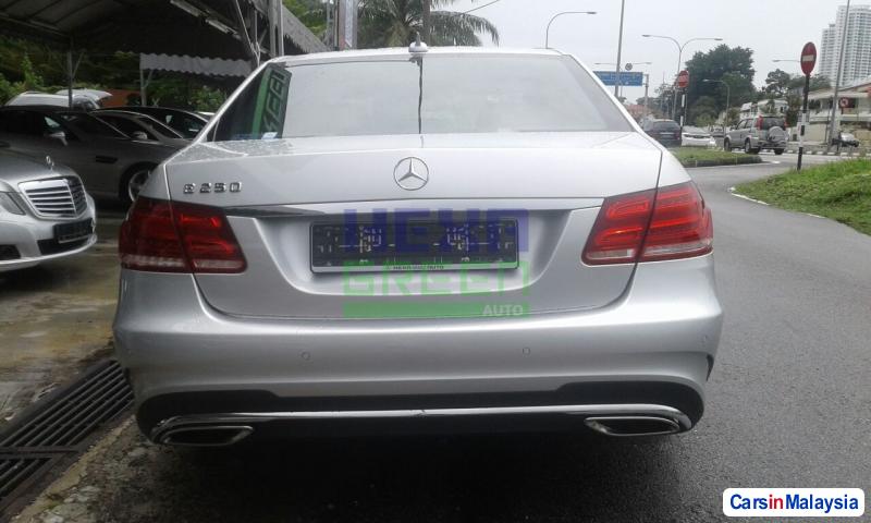 Mercedes Benz E250 CGI Automatic 2013 - image 5