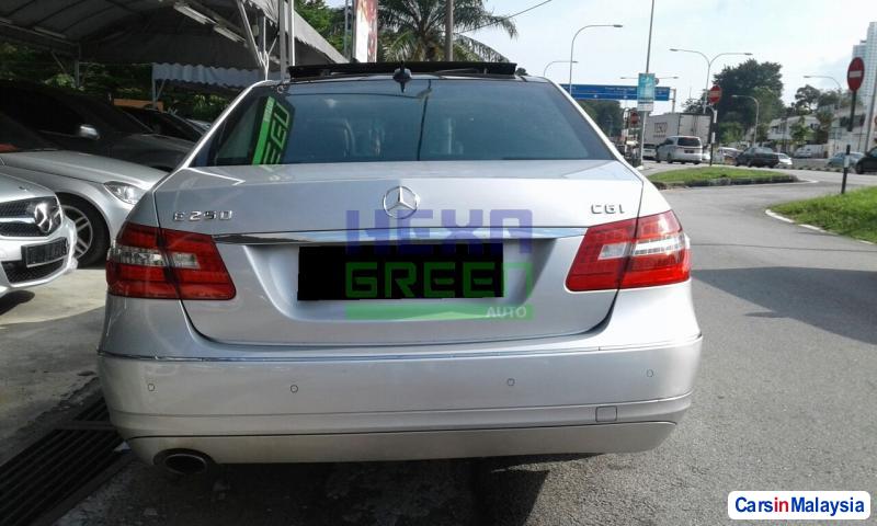 Mercedes Benz E250 CGI Automatic 2011 - image 5