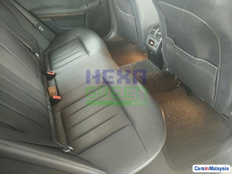 Mercedes Benz E200 CGI Automatic 2010 - image 6