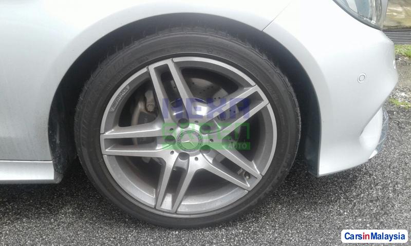 Mercedes Benz E250 CGI Automatic 2013 - image 6