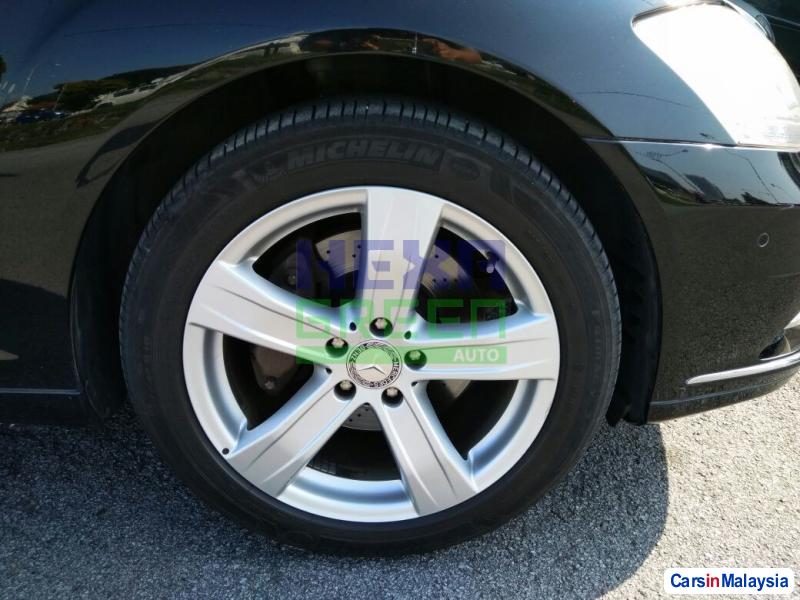 Mercedes Benz S300L Automatic 2011 - image 6