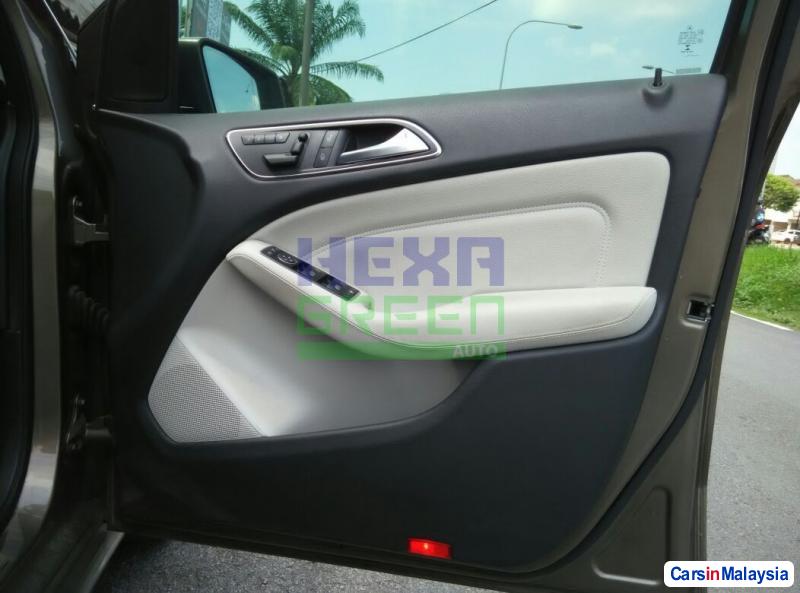 Mercedes Benz B200 Automatic 2013 - image 7