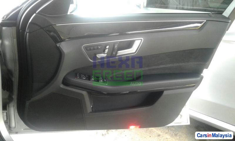 Mercedes Benz E250 CGI Automatic 2013 - image 7