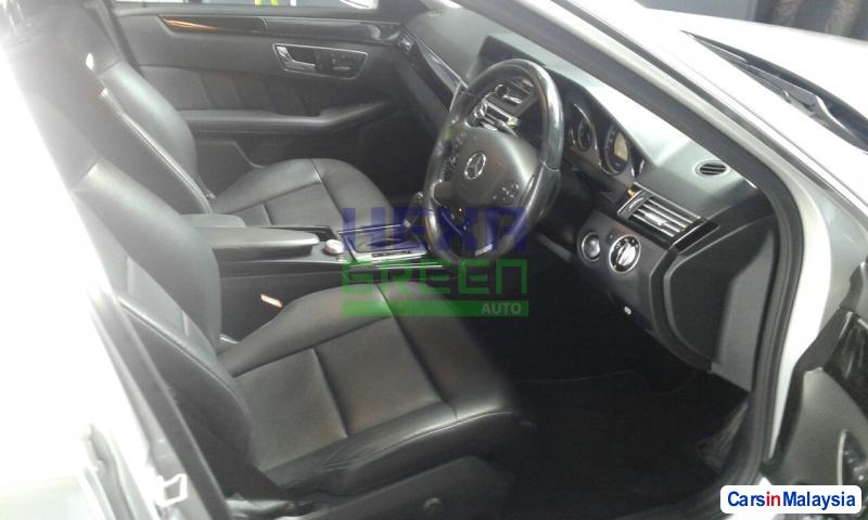 Mercedes Benz E250 CGI Automatic 2011 - image 7