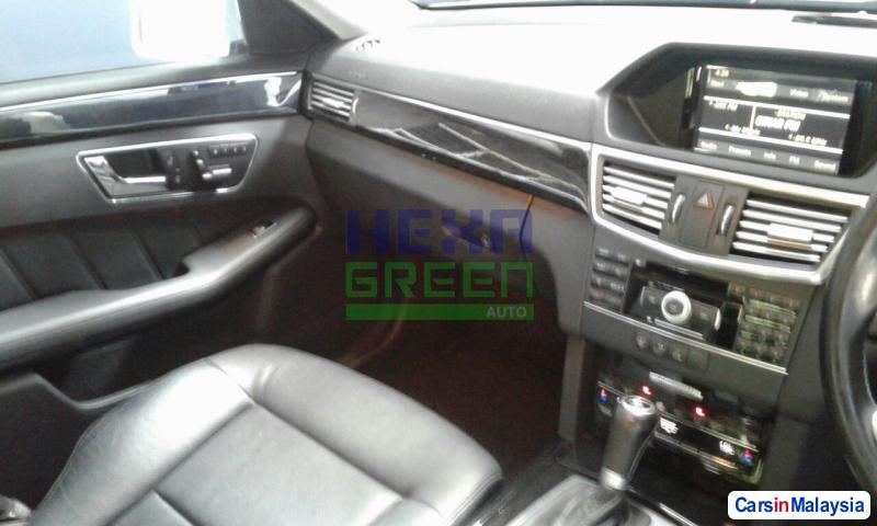 Mercedes Benz E250 CGI Automatic 2011 - image 8