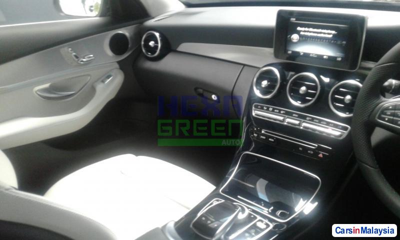 Mercedes Benz C-Class Automatic 2015 - image 9