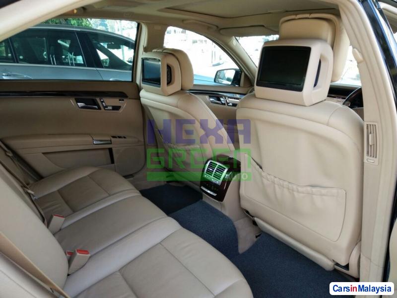 Mercedes Benz S300L Automatic 2011 - image 9
