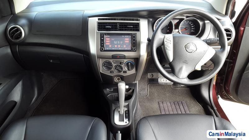 Nissan Grand Livina Automatic 2014 - image 3