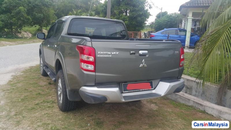 Mitsubishi Triton Automatic 2015