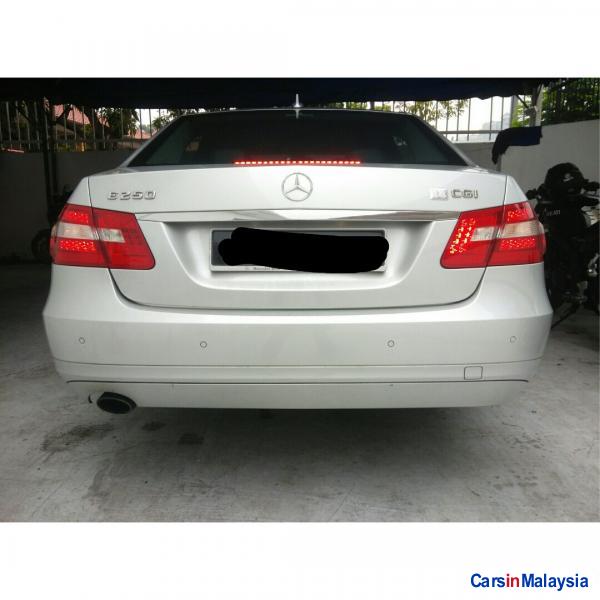 Mercedes Benz E200 CGI Automatic 2012 - image 3
