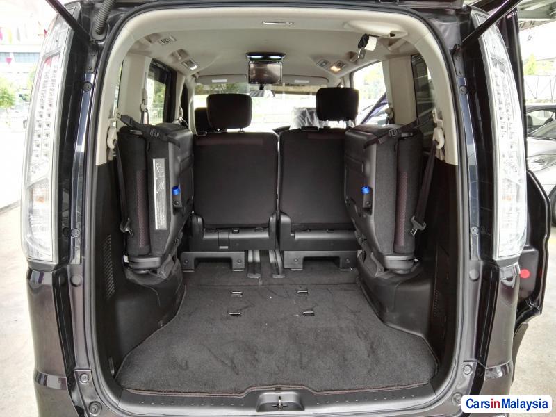 Picture of Nissan Serena Automatic in Penang
